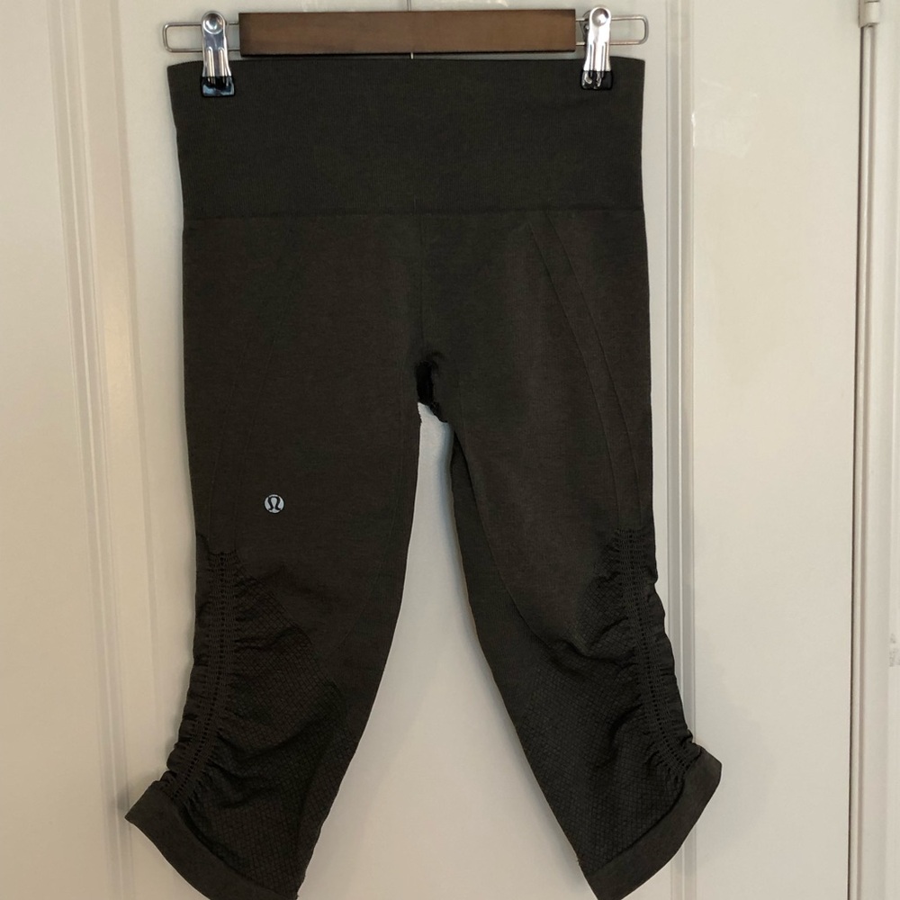 Lululemon In The Flow Crop II Heathered Inkwell grey Sz 4 compression leggings - Picture 8 of 12
